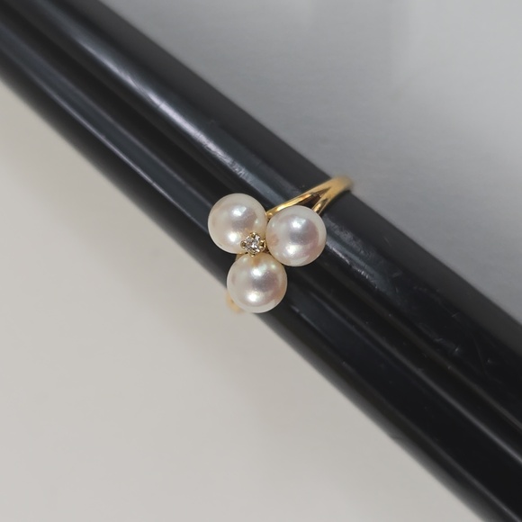 Mikimoto 18K Gold & Diamond Pearl Ring (Box not original to ring Not Cultured) - Picture 7 of 8